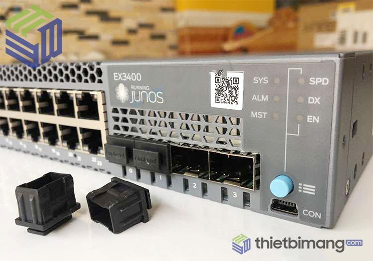 Khe cắm module trên Juniper EX3400-24T-DC